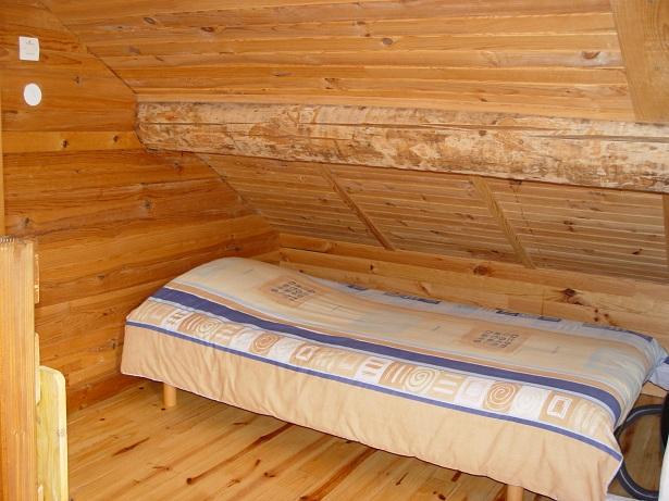 Mezzanine avec petit lit