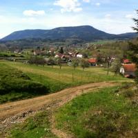 Vue sur le village depuis les hauteurs de Lesseux